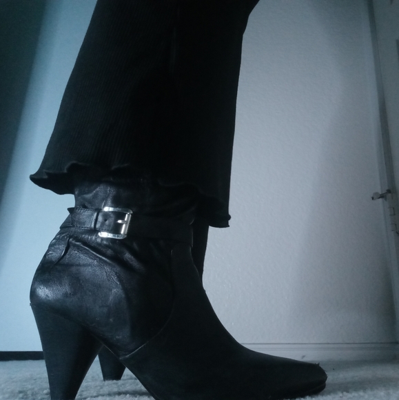 Heels - Picture 5 of 6